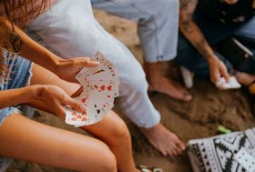 game gian lận Debet